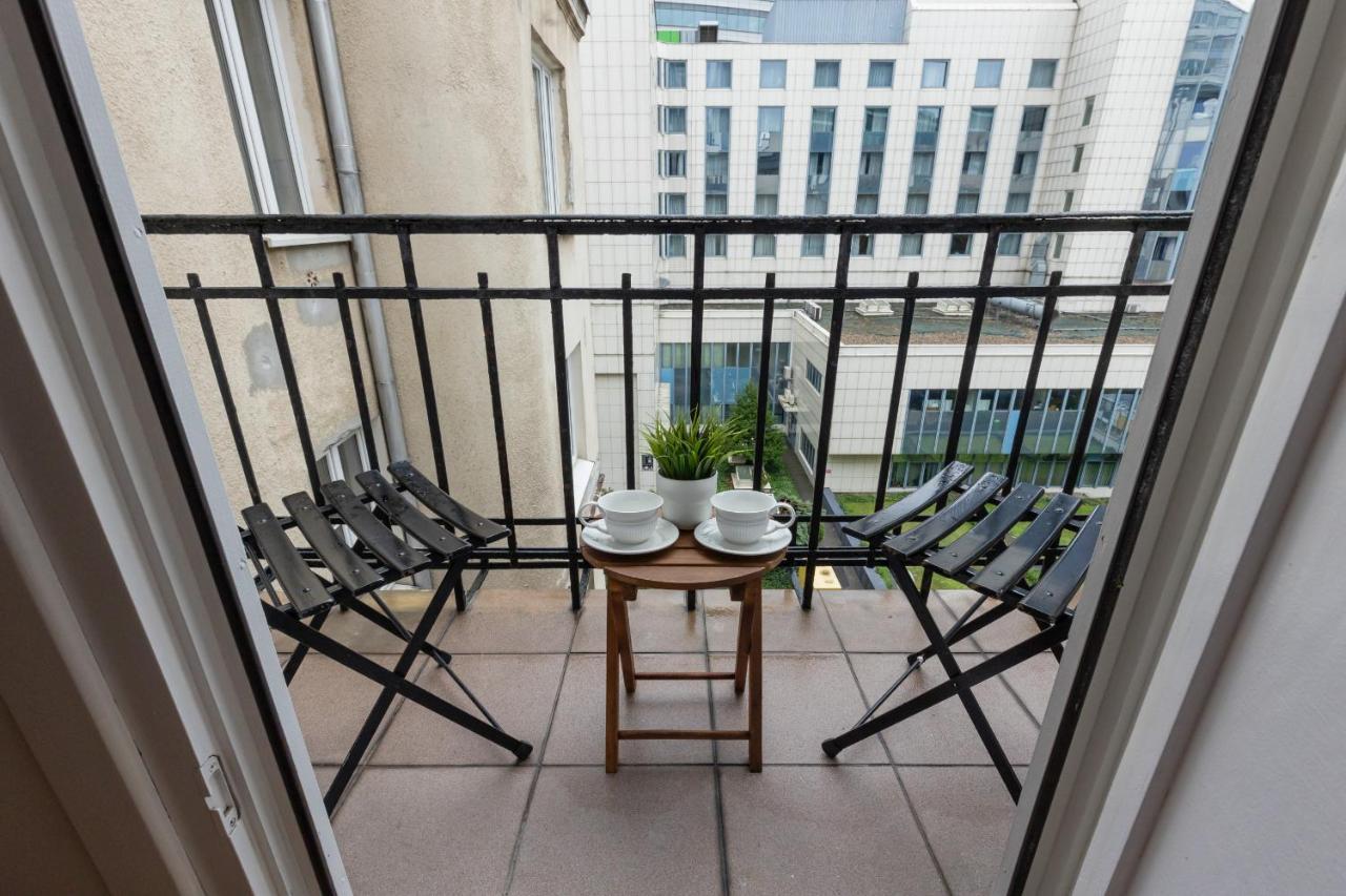 Metro Rondo Onz Apartment By Noclegi Renters Varsó Kültér fotó