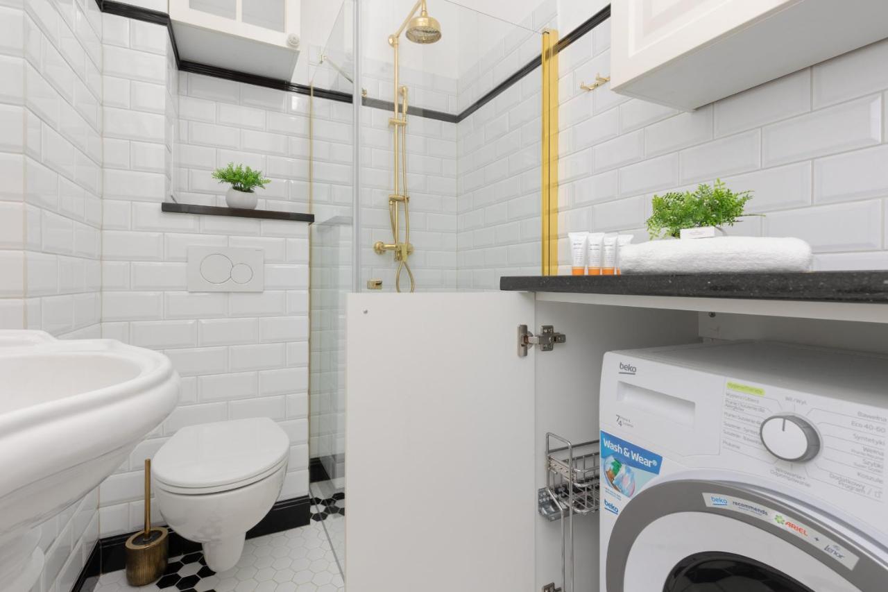 Metro Rondo Onz Apartment By Noclegi Renters Varsó Kültér fotó