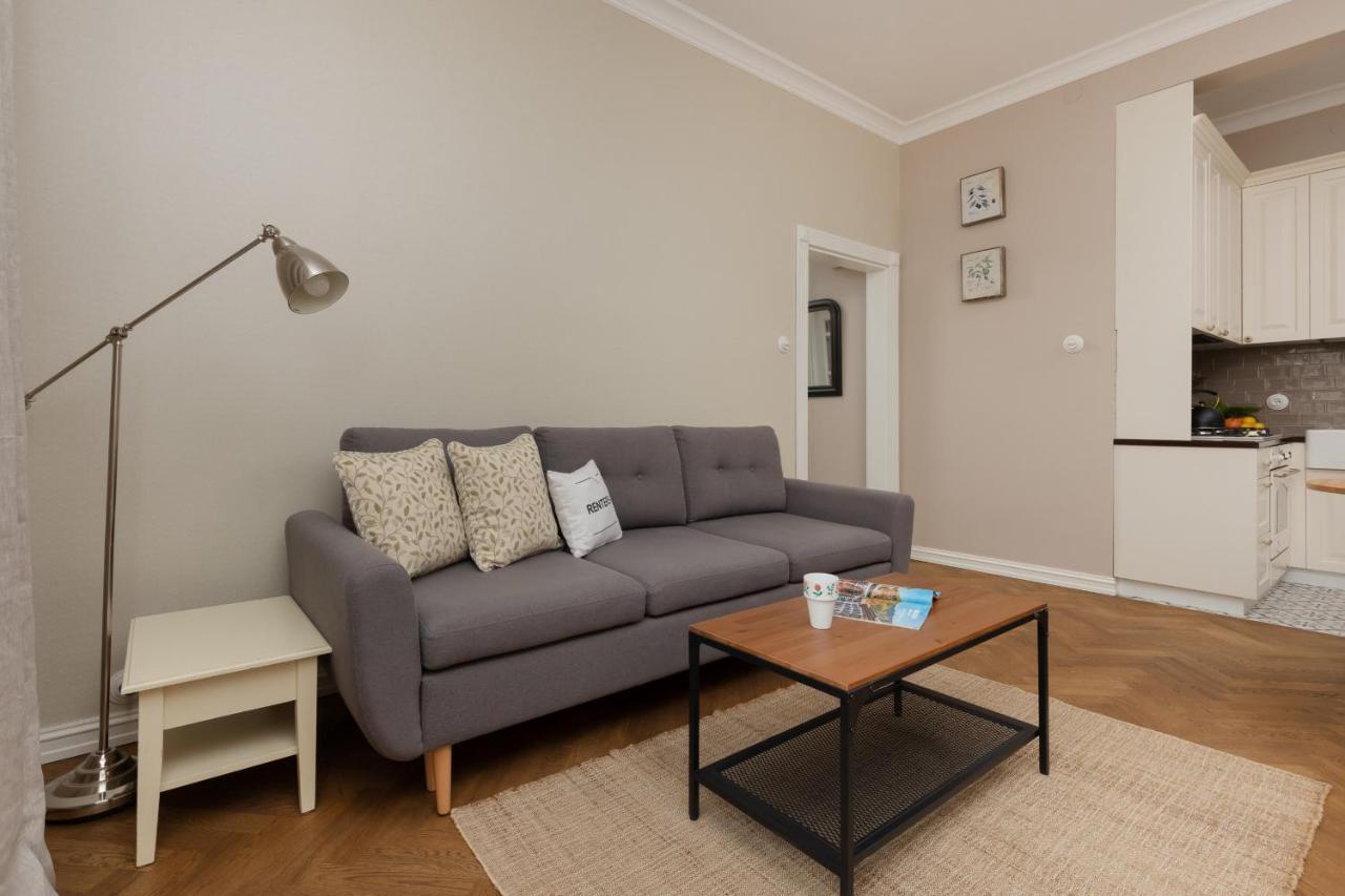 Metro Rondo Onz Apartment By Noclegi Renters Varsó Kültér fotó