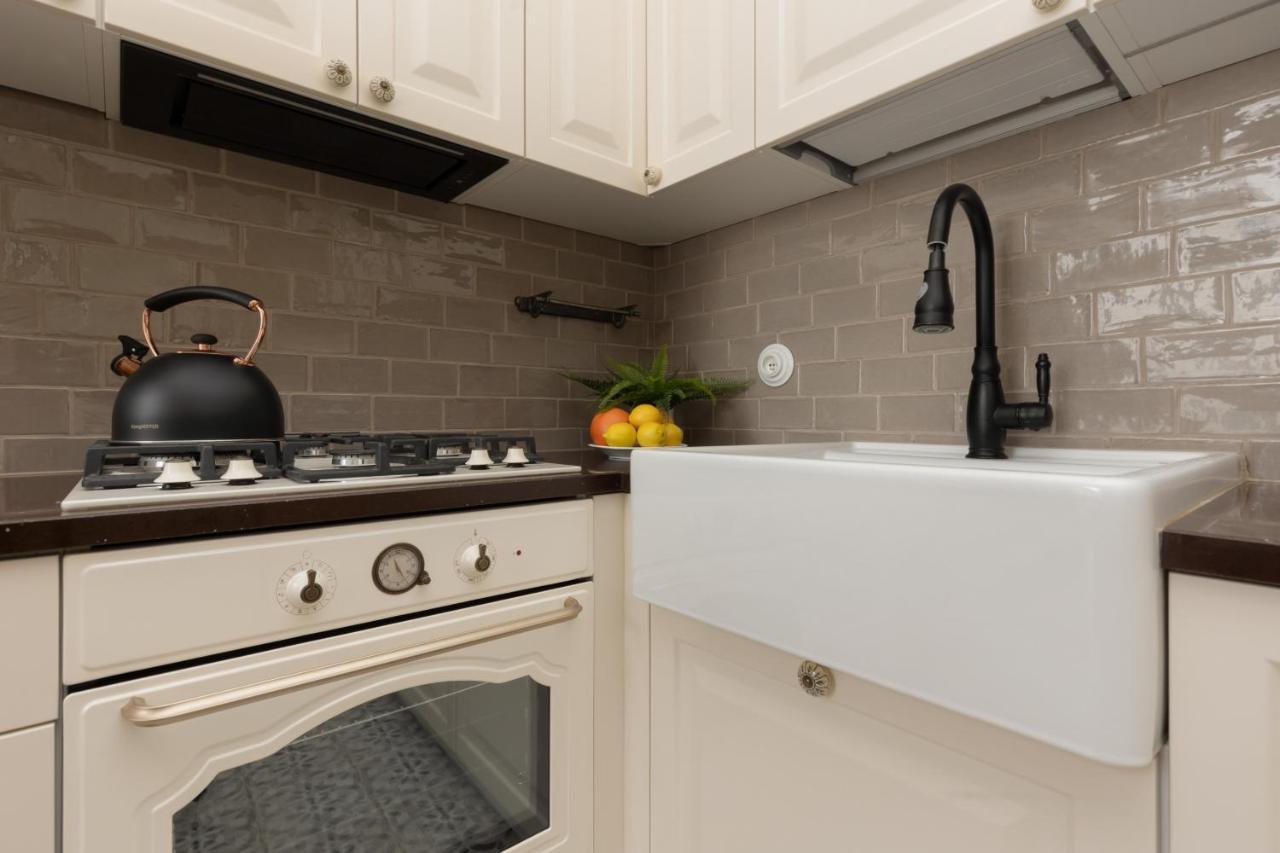 Metro Rondo Onz Apartment By Noclegi Renters Varsó Kültér fotó